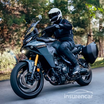 Kawasaki Versys 1000 SE 2024 vs. Yamaha Tracer 9 GT+ 2024